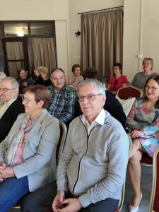 A hallgatóság soraiban Bagoly László, a zenei napok művészeti vezetője